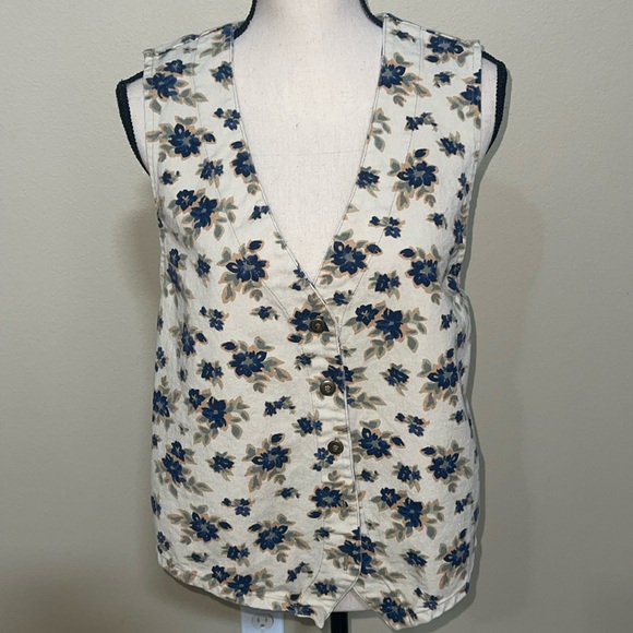 Cherokee Jackets & Blazers - Cherokee vintage floral vest